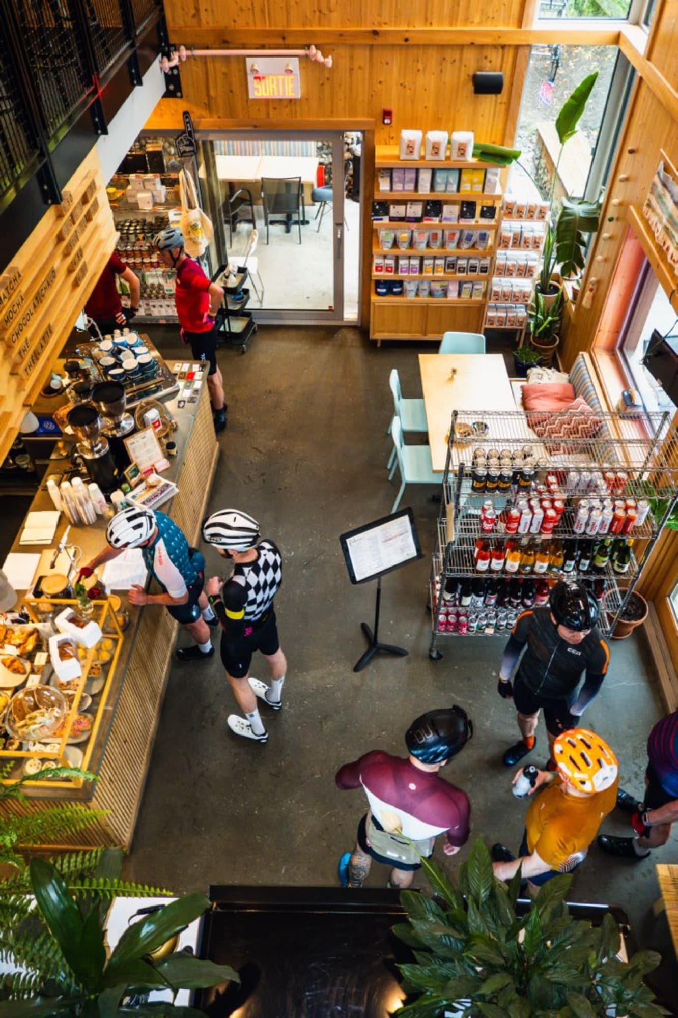 Regroup at the café