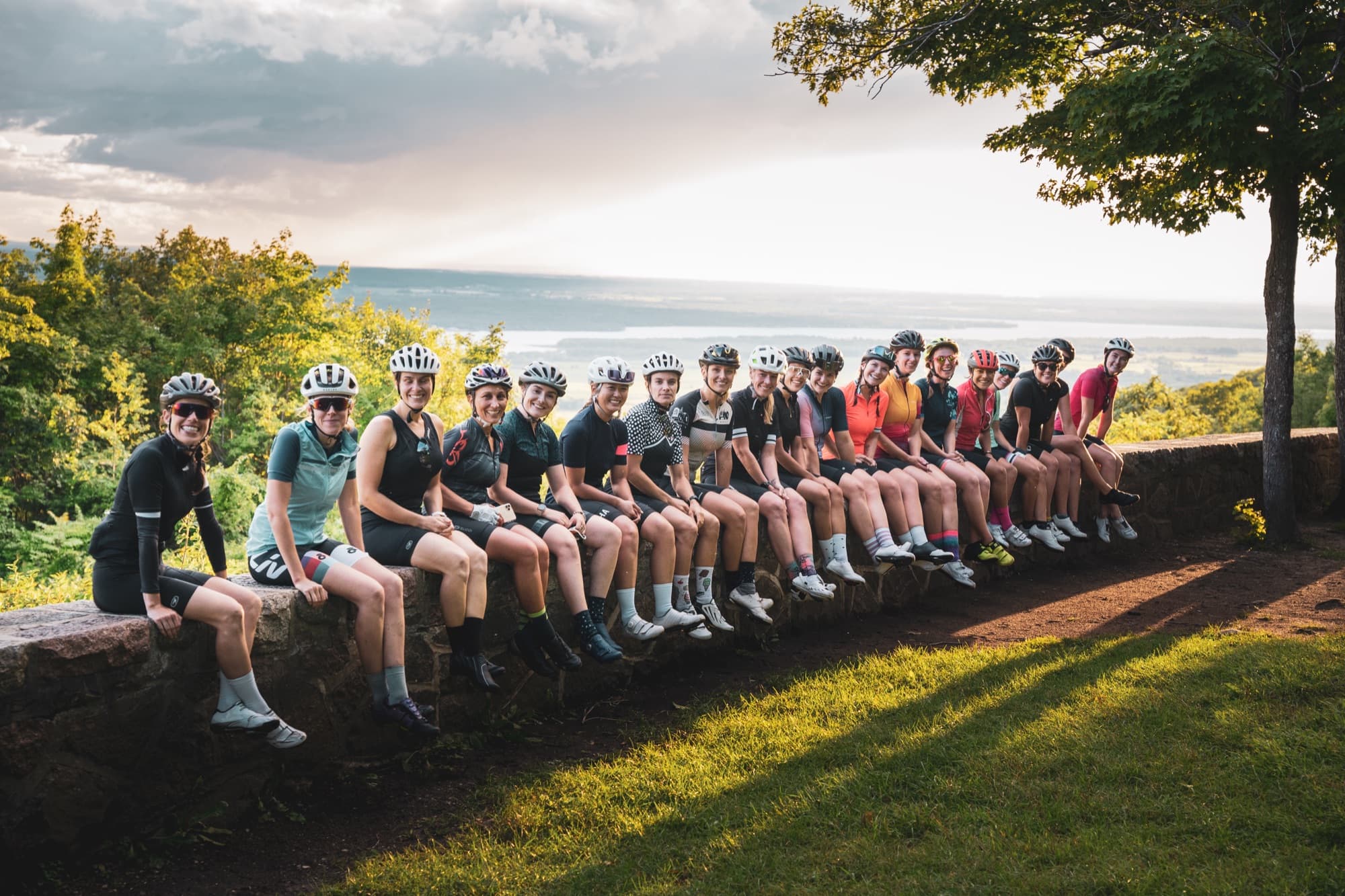 The whole group sitting on the wall at Champlain Lookout