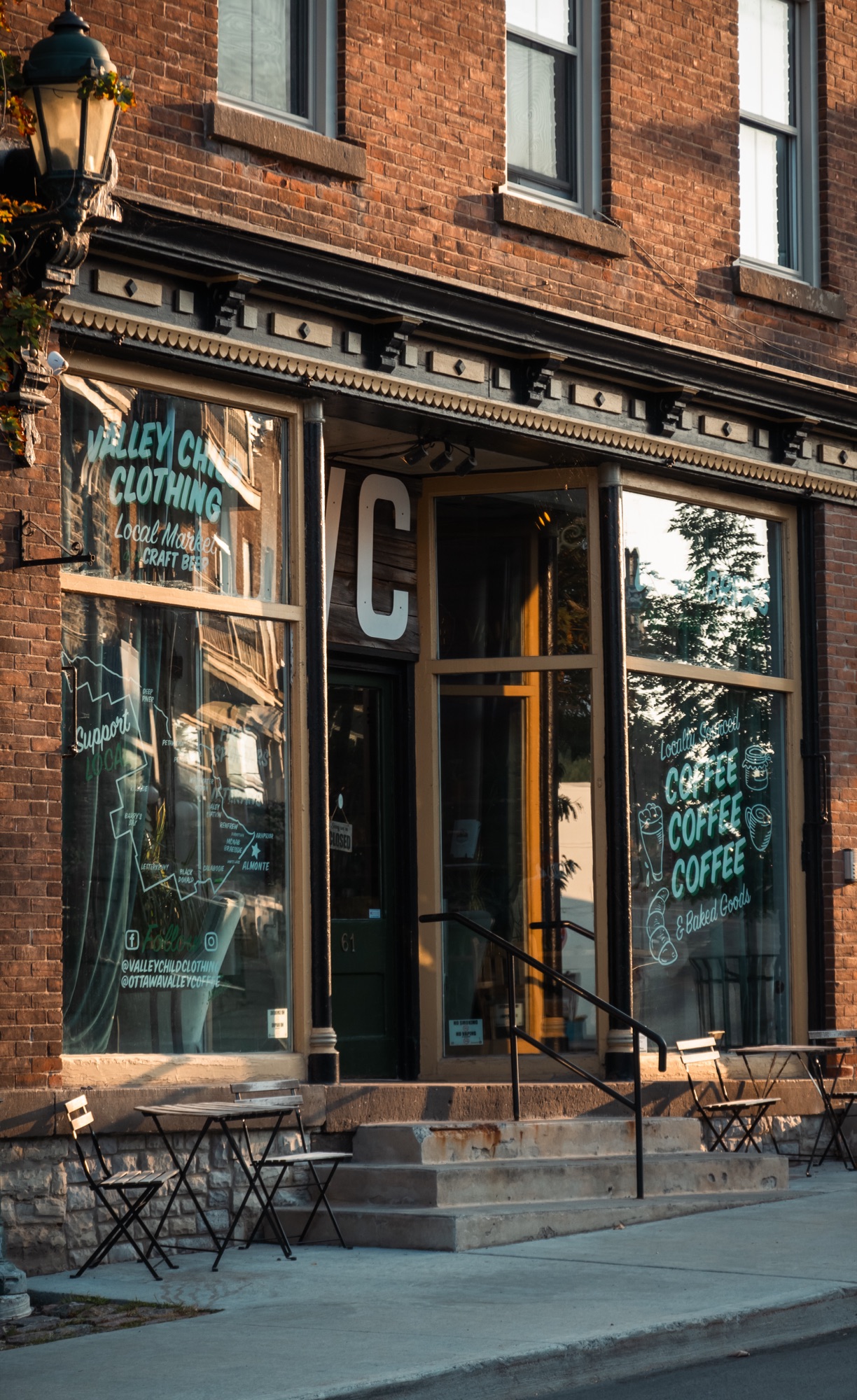 Coffee stop in downtown Almonte